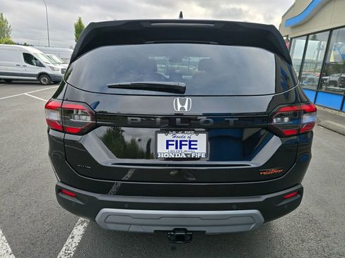 New 2025 Honda Pilot TrailSport image 4