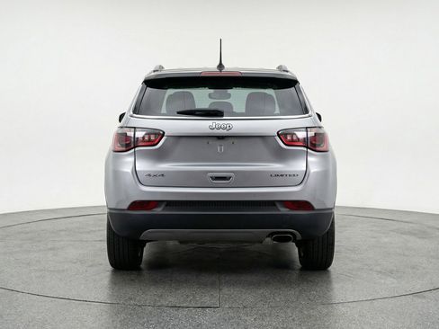 Used 2025 Jeep Compass Limited image 6