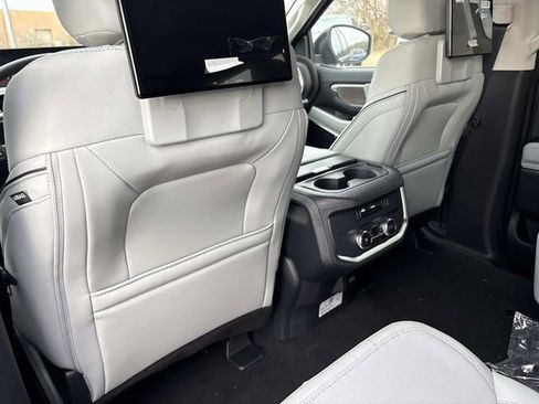New 2026 Ford Expedition Max Platinum w/ Platinum Ultimate Package AWD/4WD image 17
