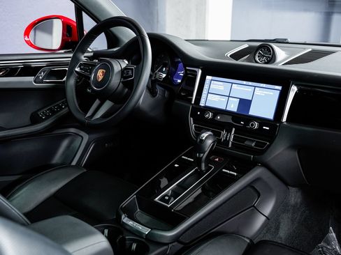 Used 2023 Porsche Macan S w/ Premium Package Plus AWD/4WD image 27