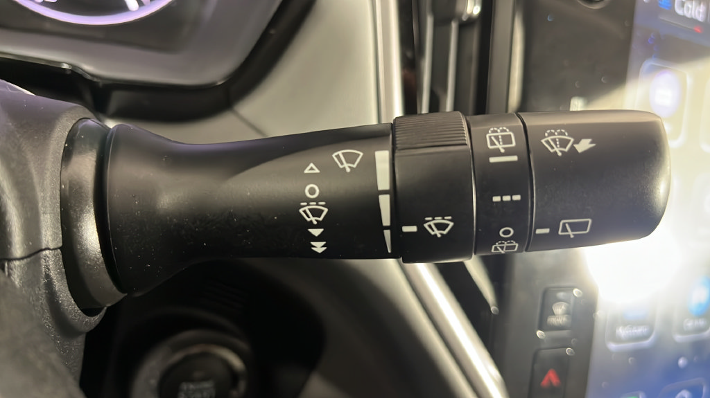 Used 2023 Subaru Outback Premium AWD/4WD image 31