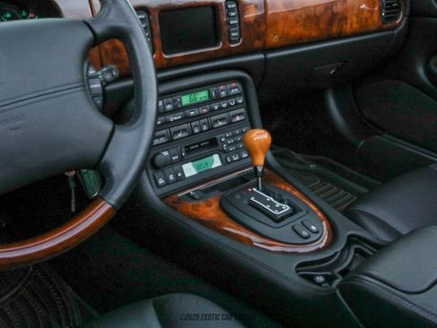 Used 2001 Jaguar XK8 Convertible image 29