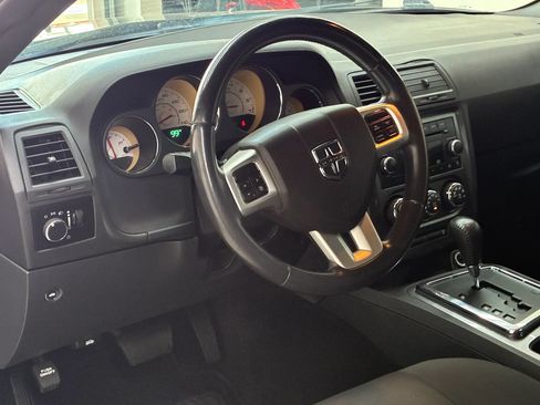 Used 2013 Dodge Challenger SXT RWD image 19