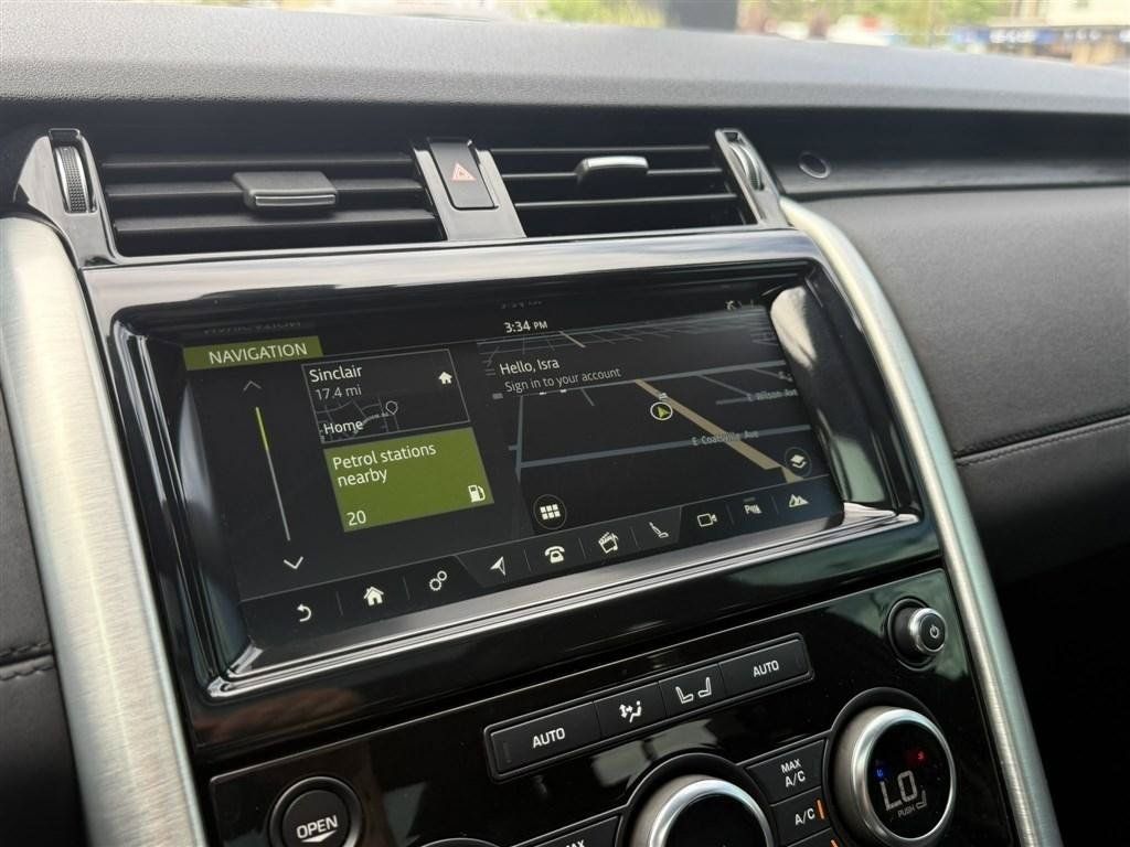 Used 2018 Land Rover Discovery HSE AWD/4WD image 34