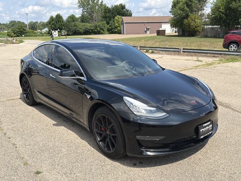 Used 2019 Tesla Model 3 Standard Range Plus RWD image 1
