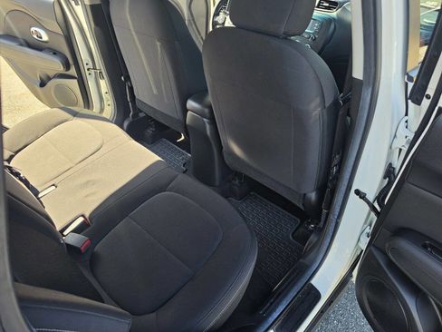Used 2016 Kia Soul w/ Option Group 020 FWD image 37