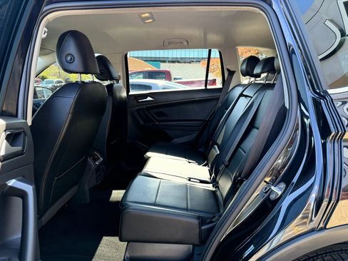 Used 2018 Volkswagen Tiguan SE image 28