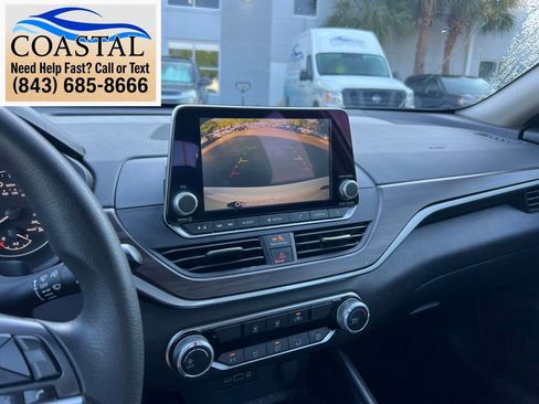 Used 2024 Nissan Altima 2.5 SV FWD image 18