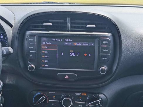 Used 2022 Kia Soul LX FWD image 17