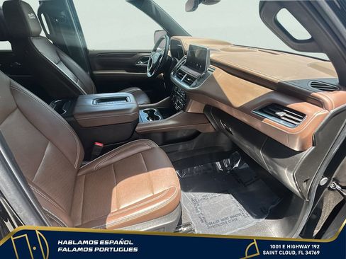 Used 2024 Chevrolet Suburban High Country AWD/4WD image 31