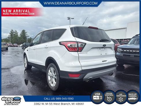 Certified 2017 Ford Escape SE FWD image 4