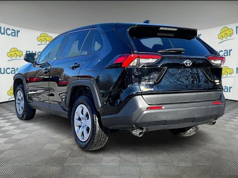 Used 2024 Toyota RAV4 LE AWD/4WD image 4