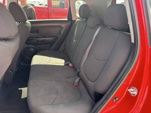 Used 2013 Kia Soul FWD image 13