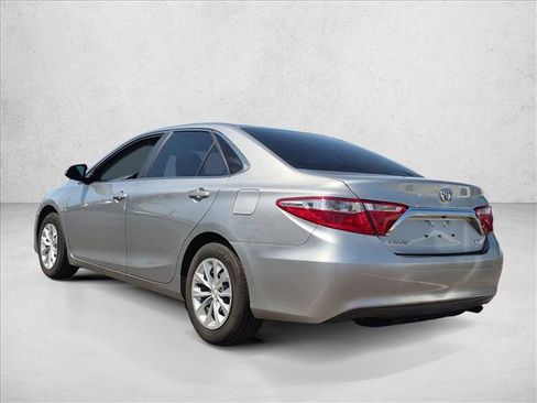 Used 2016 Toyota Camry LE FWD image 8
