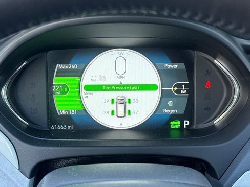 Used 2017 Chevrolet Bolt LT FWD image 39