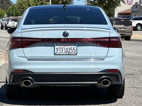 Used 2025 Volkswagen Jetta GLI Autobahn FWD image 5