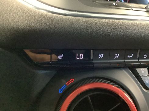 Used 2022 Chevrolet Blazer LT AWD/4WD image 15