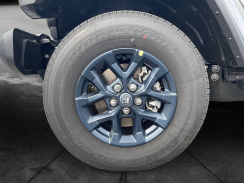 New 2026 Jeep Gladiator Sport AWD/4WD image 14