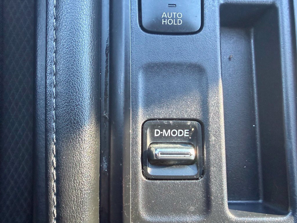 Used 2023 Nissan Pathfinder S FWD image 28