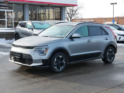 Certified 2023 Kia Niro Wind w/ Wind Preserve Package image 2