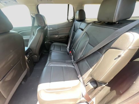 Used 2023 GMC Acadia SLT AWD/4WD image 25