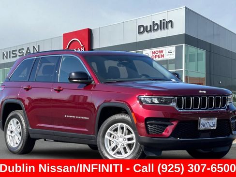 Used 2025 Jeep Grand Cherokee Laredo X w/ Luxury Tech Group I RWD image 2