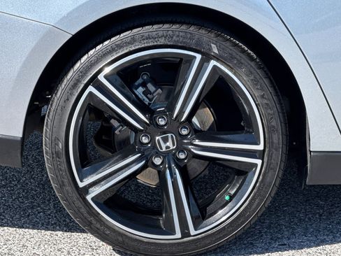 Used 2024 Honda Accord Sport image 11