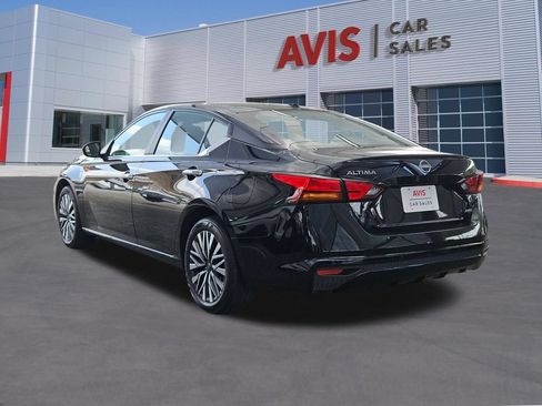 Used 2025 Nissan Altima 2.5 SV AWD/4WD image 9