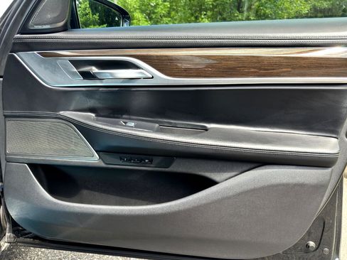 Used 2021 BMW 740i xDrive w/ Luxury Rear Seating Package image 17