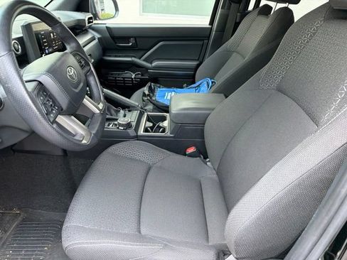 Used 2025 Toyota 4Runner SR5 AWD/4WD image 3