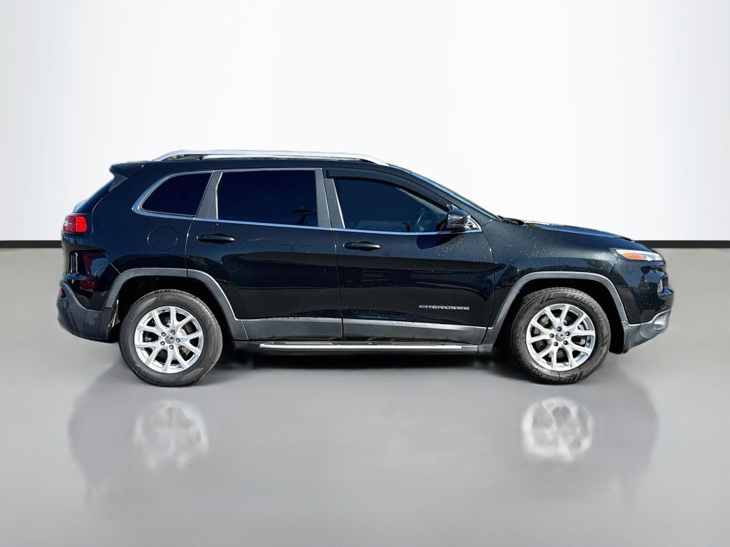 Used 2014 Jeep Cherokee Limited w/ Luxury Group FWD image 8