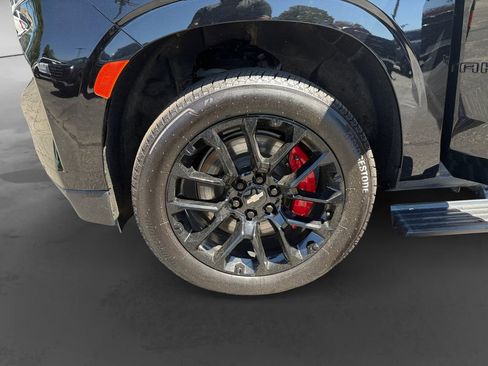 Used 2024 Chevrolet Tahoe High Country AWD/4WD image 9