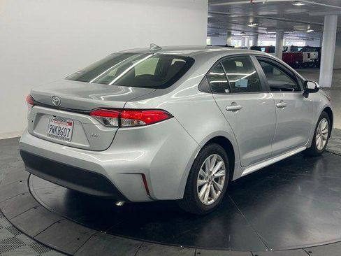 Certified 2026 Toyota Corolla LE w/ LE Premium Package FWD image 5