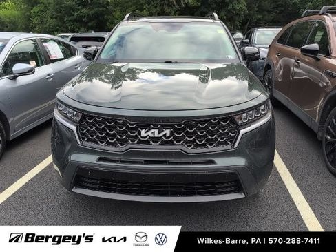 Used 2022 Kia Sorento S w/ Panoramic Sunroof Package AWD/4WD image 2