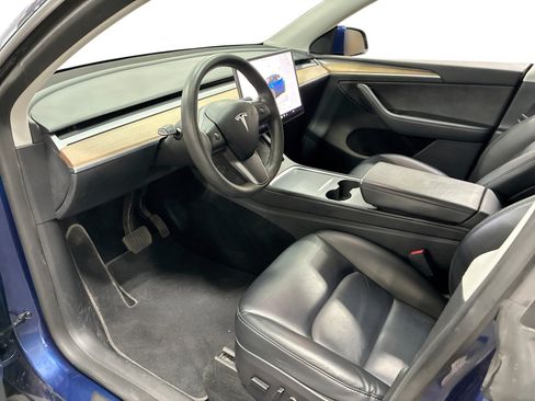 Certified 2023 Tesla Model Y Long Range AWD/4WD image 9