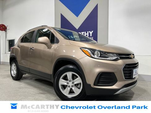 Used 2018 Chevrolet Trax LT w/ Sun & Sound Package AWD/4WD image 1