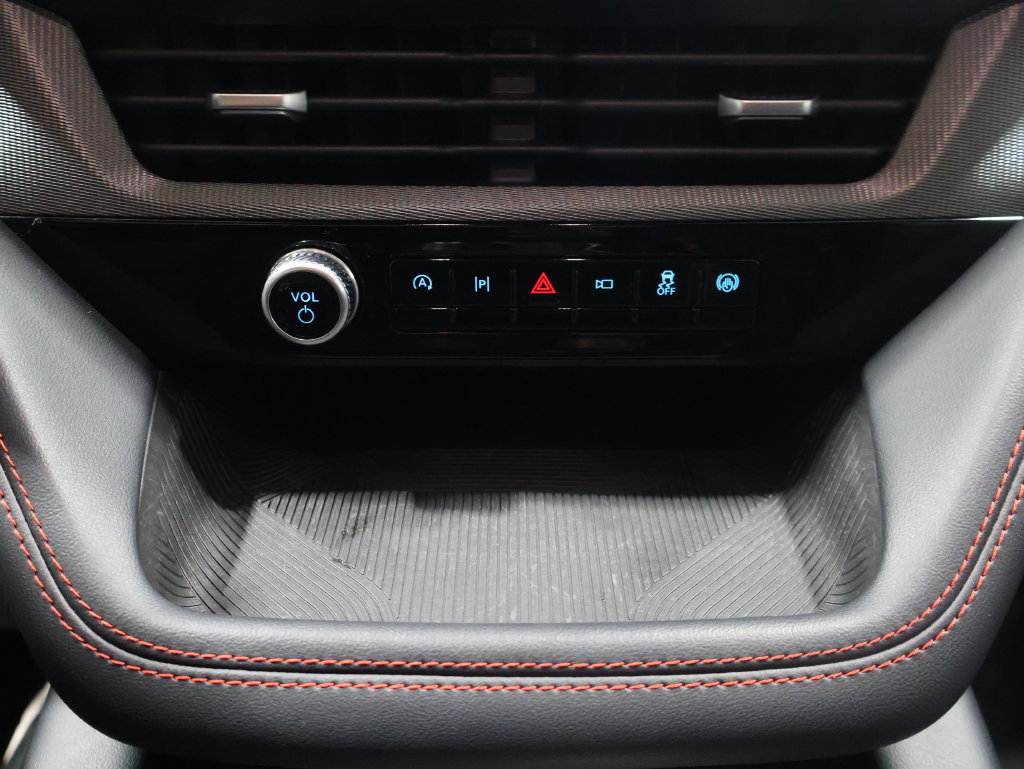 Used 2025 Ford Explorer ST-Line AWD/4WD image 31