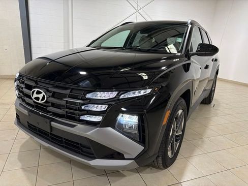 Used 2025 Hyundai Tucson SEL FWD image 2