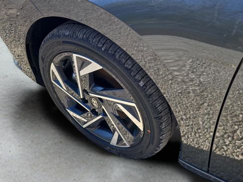 New 2026 Hyundai Elantra Limited FWD image 30