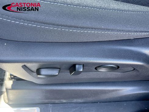 Used 2025 Chevrolet Silverado 1500 LT AWD/4WD image 26