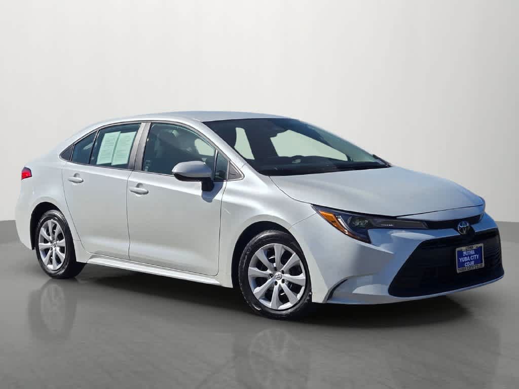 Used 2025 Toyota Corolla LE FWD image 8