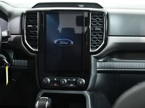 Used 2025 Ford Ranger XLT w/ FX4 Off-Road Package AWD/4WD image 9