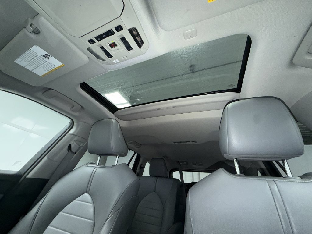 Used 2021 Toyota Highlander XLE AWD/4WD image 23