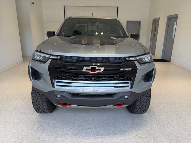 New 2026 Chevrolet Colorado ZR2 w/ Technology Package AWD/4WD image 2