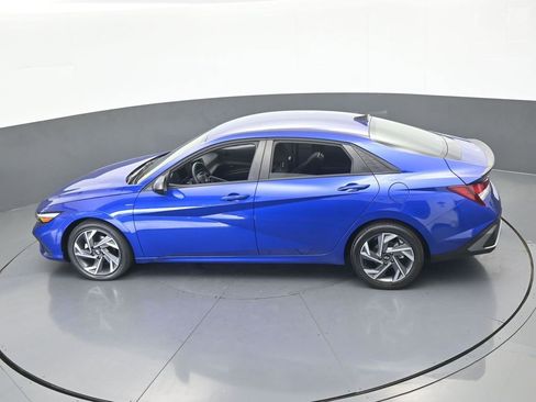 Used 2025 Hyundai Elantra Sport image 40