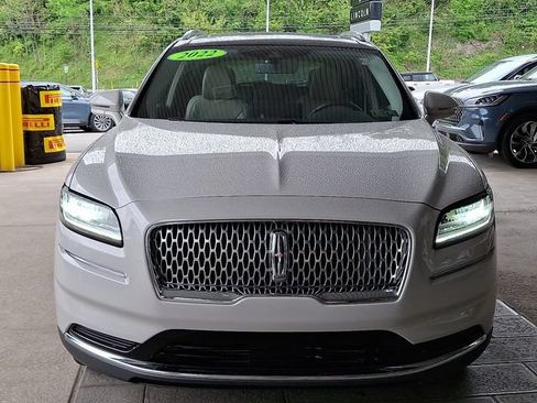 Used 2022 Lincoln Nautilus Reserve AWD/4WD image 2