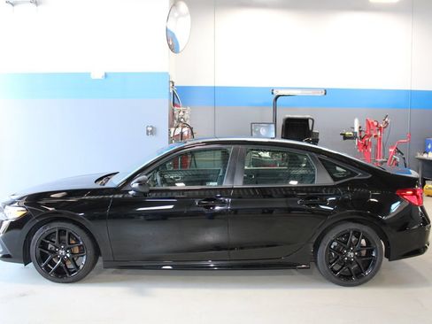 Used 2023 Honda Civic Sport image 9