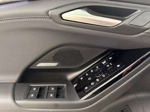 Used 2025 Audi A6 e-tron Premium Plus w/ Premium Plus image 10