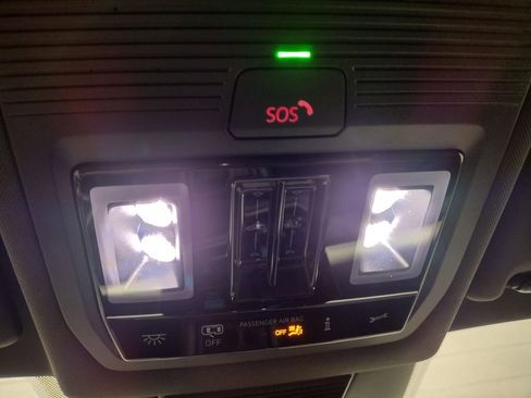 New 2025 Volkswagen Tiguan SE R-Line image 30