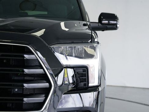 Used 2025 Toyota Sequoia SR5 image 5